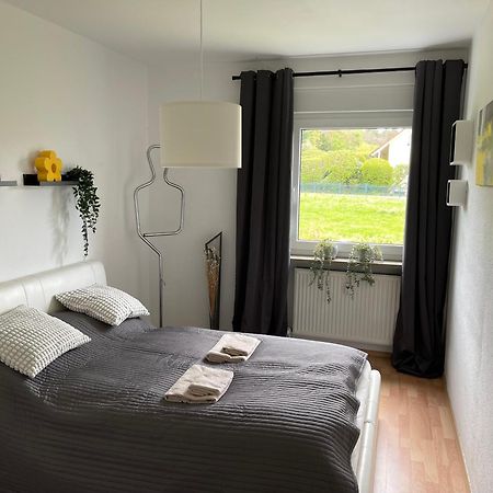 Me Homes - Grosse Moderne Designer-Wohnung Fuer Urlaub Und Business - Mit Kueche, Buero, Balkon Und 2 Parkplaetzen Bayreuth Bagian luar foto