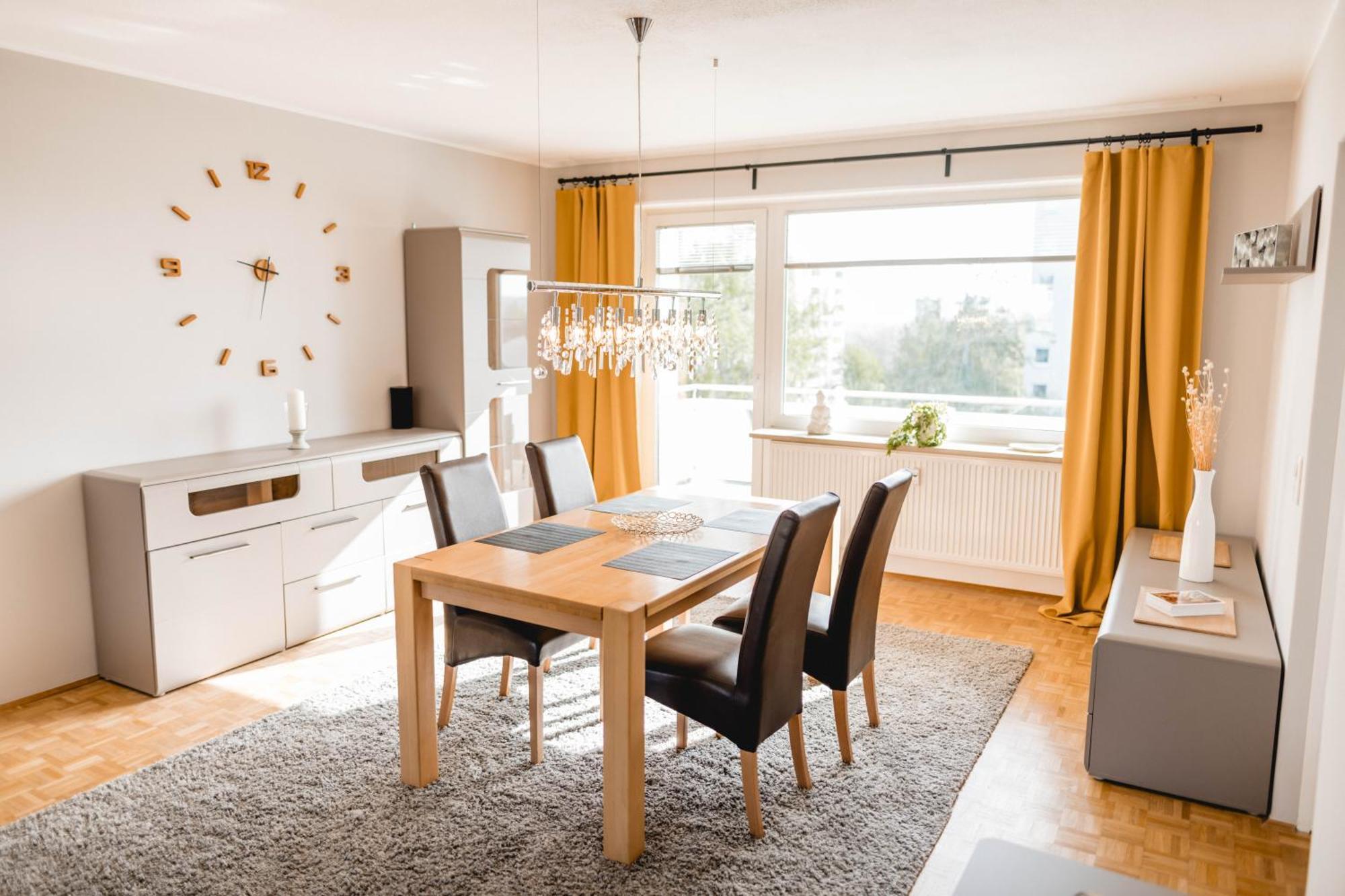 Me Homes - Grosse Moderne Designer-Wohnung Fuer Urlaub Und Business - Mit Kueche, Buero, Balkon Und 2 Parkplaetzen Bayreuth Bagian luar foto
