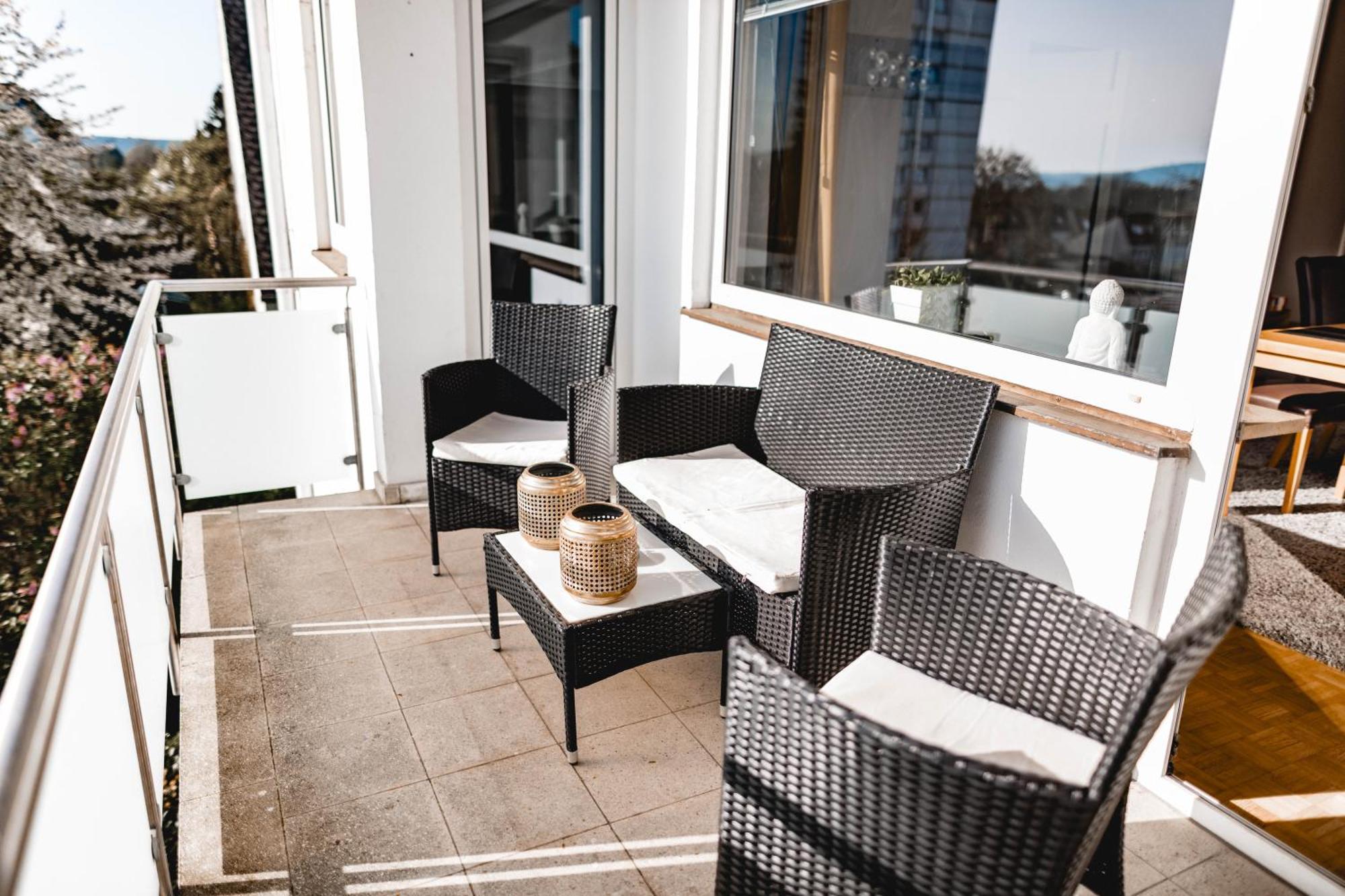 Me Homes - Grosse Moderne Designer-Wohnung Fuer Urlaub Und Business - Mit Kueche, Buero, Balkon Und 2 Parkplaetzen Bayreuth Bagian luar foto